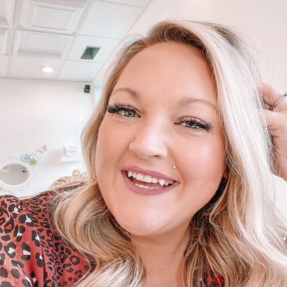 Meet your Posher, Sondra - Picture 1 of 1